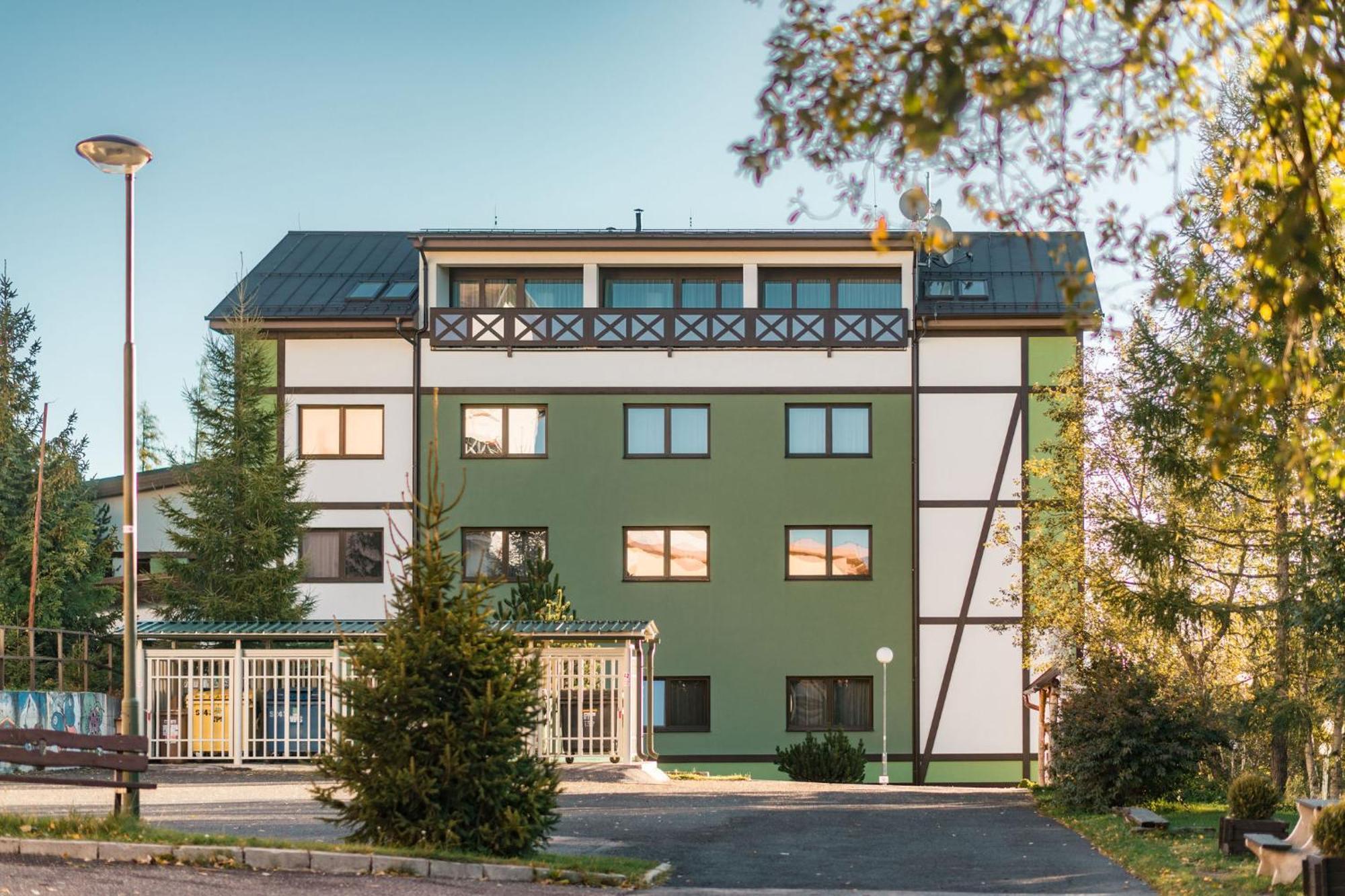 Apartmanovy Dom Familia Smokovec Vysoke Tatry Exterior photo
