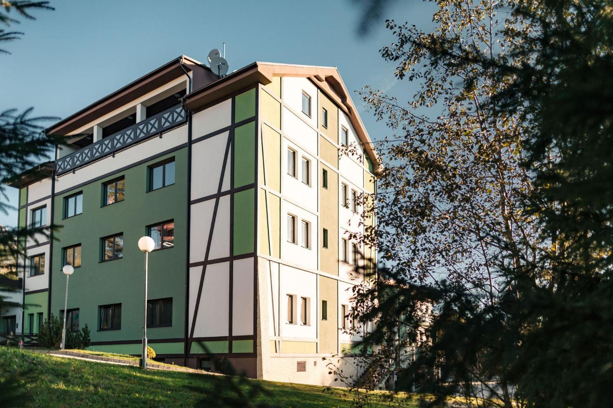 Apartmanovy Dom Familia Smokovec Vysoke Tatry Exterior photo